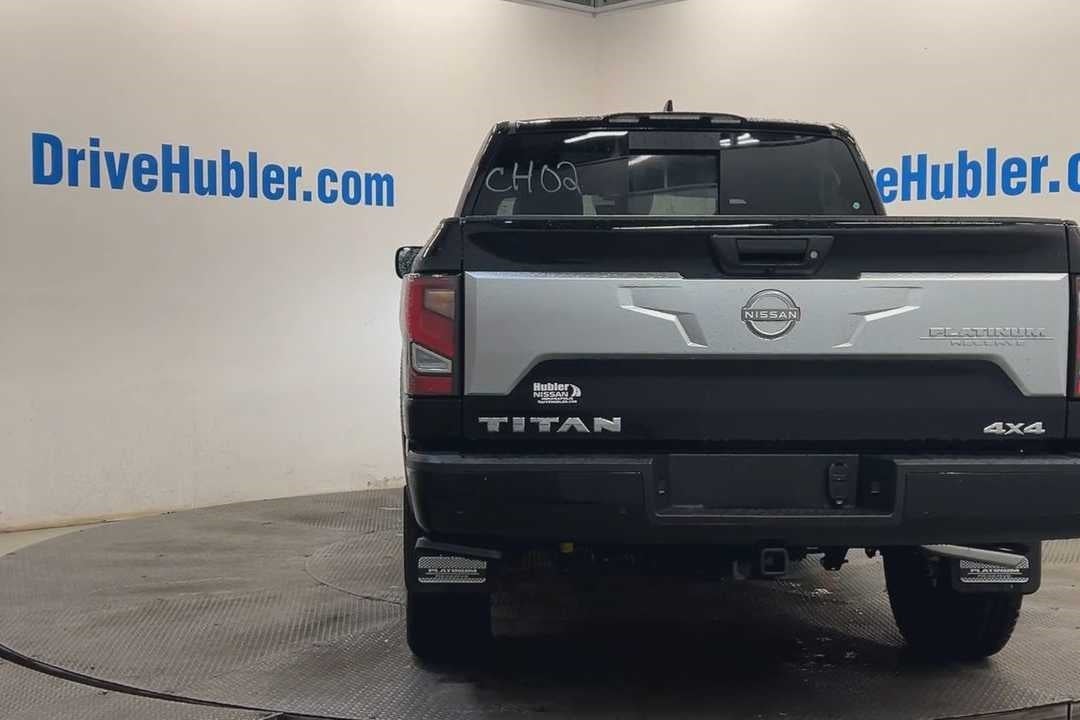 2024 Nissan Titan Platinum Reserve 4x4 Crew Cab
